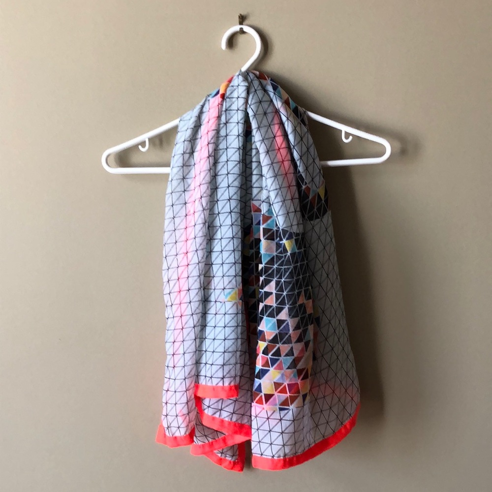 Pieces 🧣 Colorful Geometric Pattern Scarf